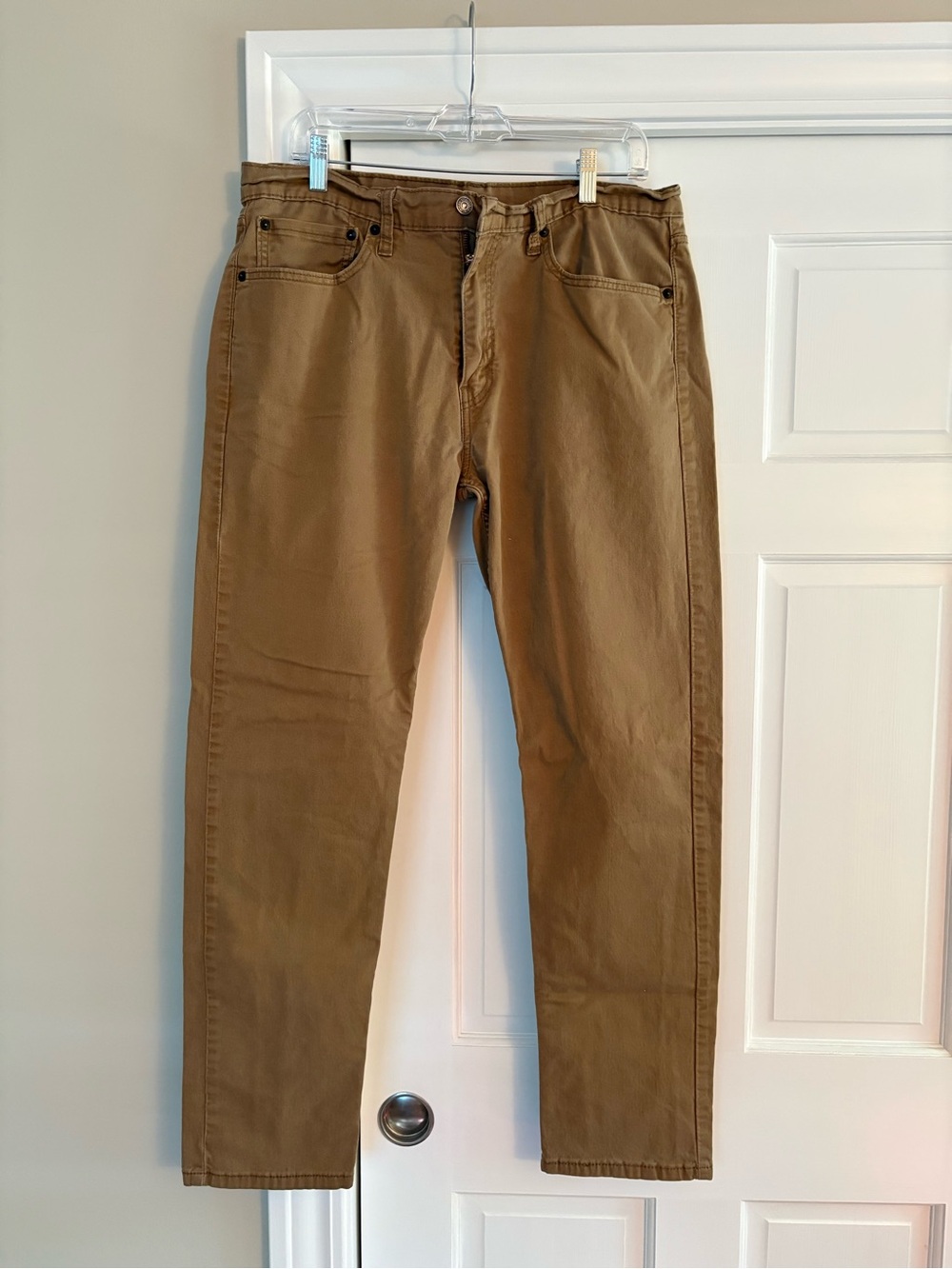 Levi's Slim Straight Jeans in Brown